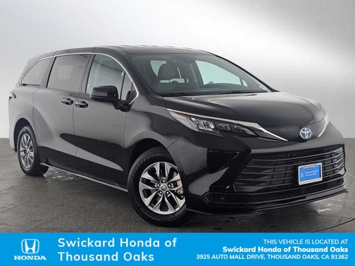 2024 Toyota Sienna LE