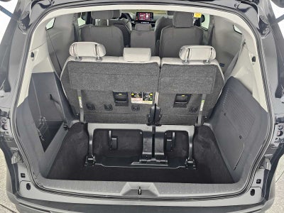 2024 Toyota Sienna LE