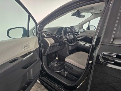 2024 Toyota Sienna LE