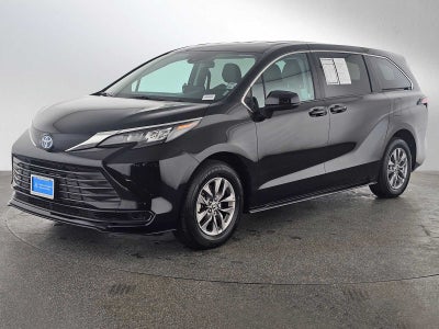 2024 Toyota Sienna LE