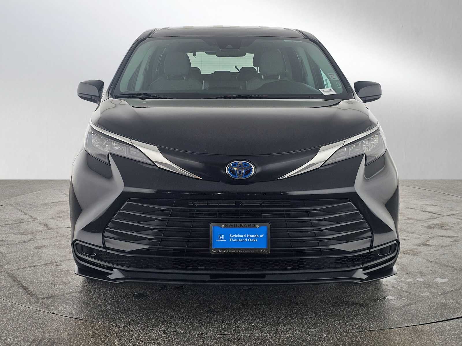 2024 Toyota Sienna LE