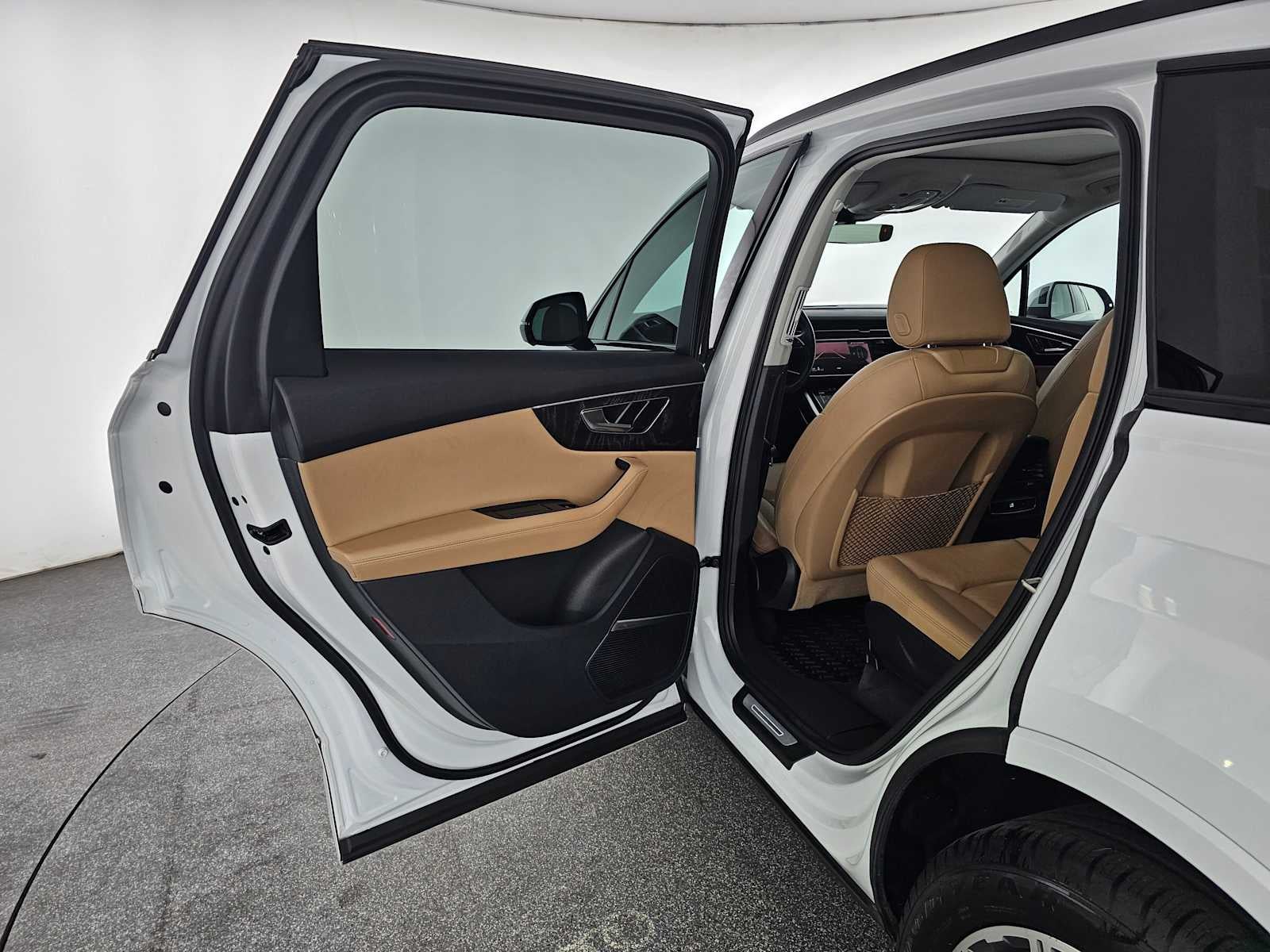 2023 Audi Q7 Premium Plus