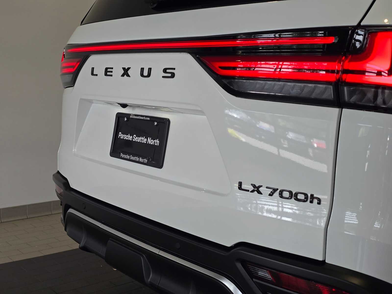 2026 Lexus LX 700h F SPORT Handling