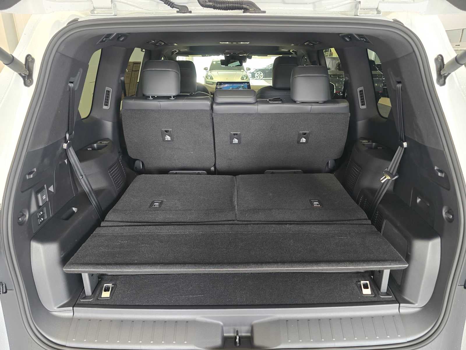 2026 Lexus LX 700h F SPORT Handling