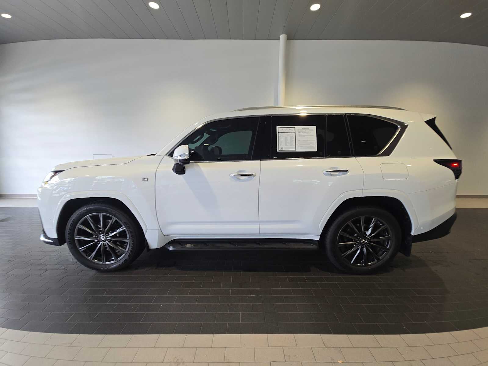 2026 Lexus LX 700h F SPORT Handling
