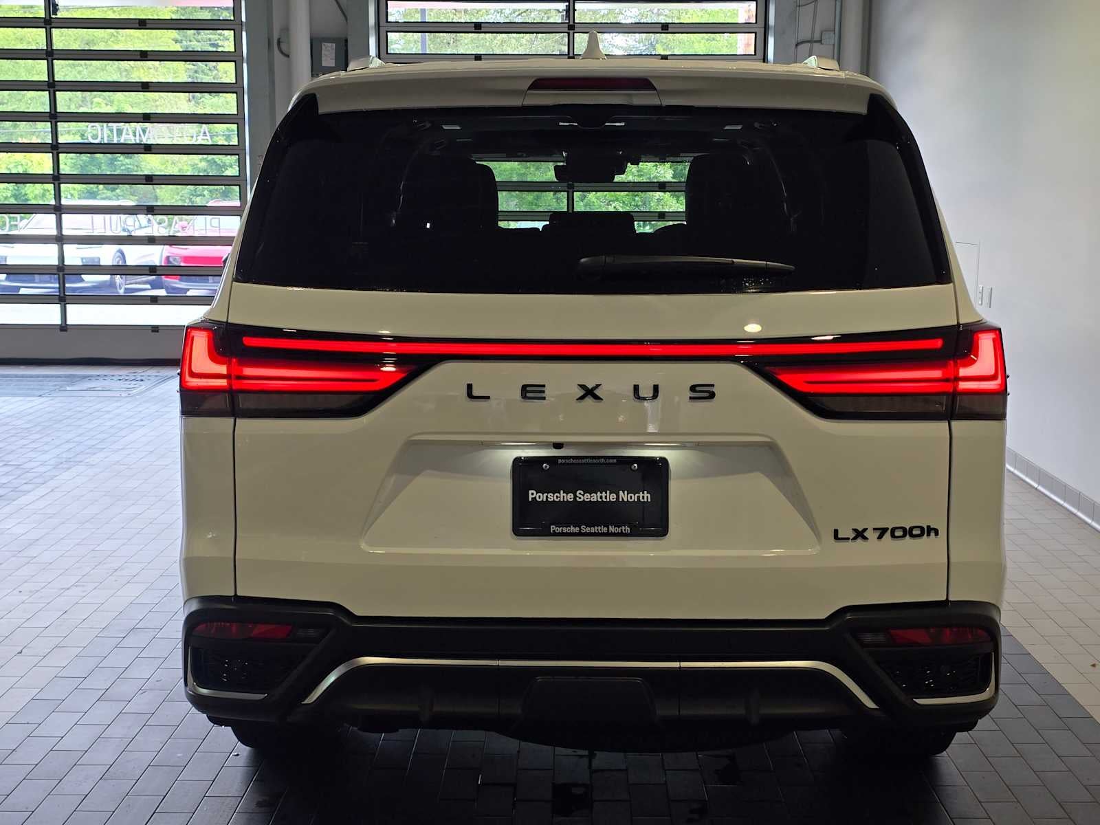 2026 Lexus LX 700h F SPORT Handling