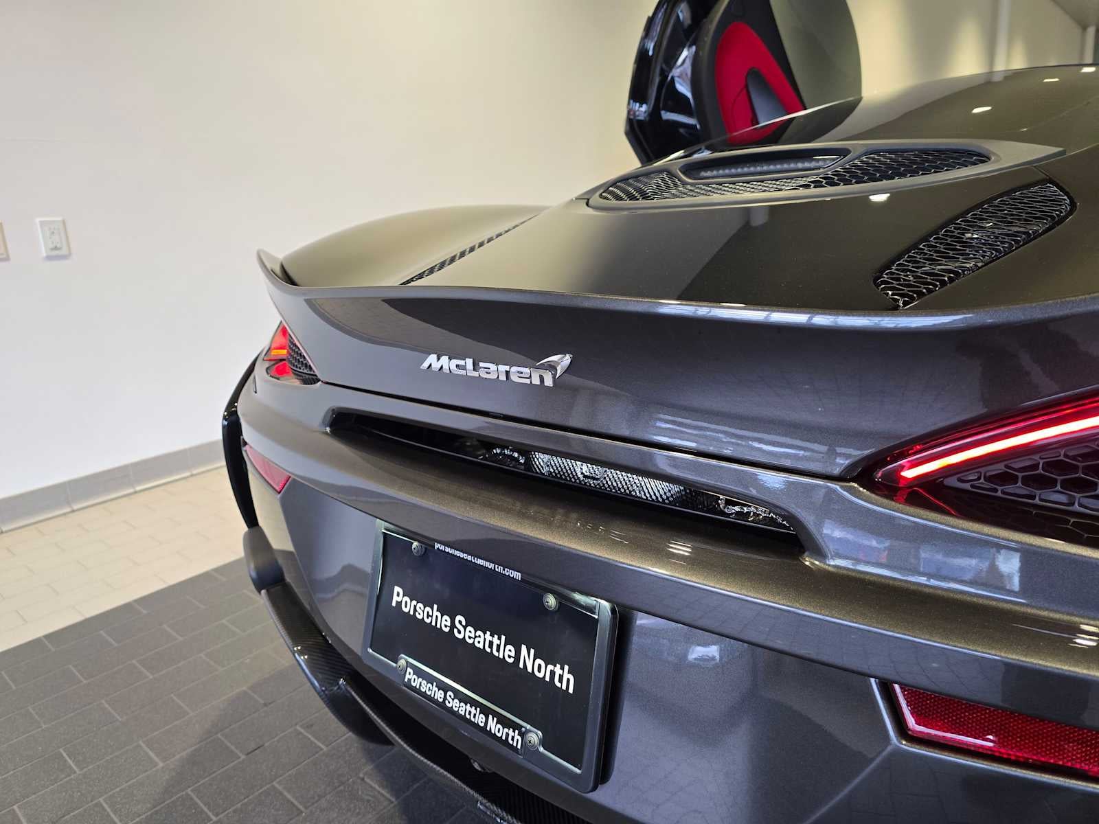 2019 McLaren 570GT Base
