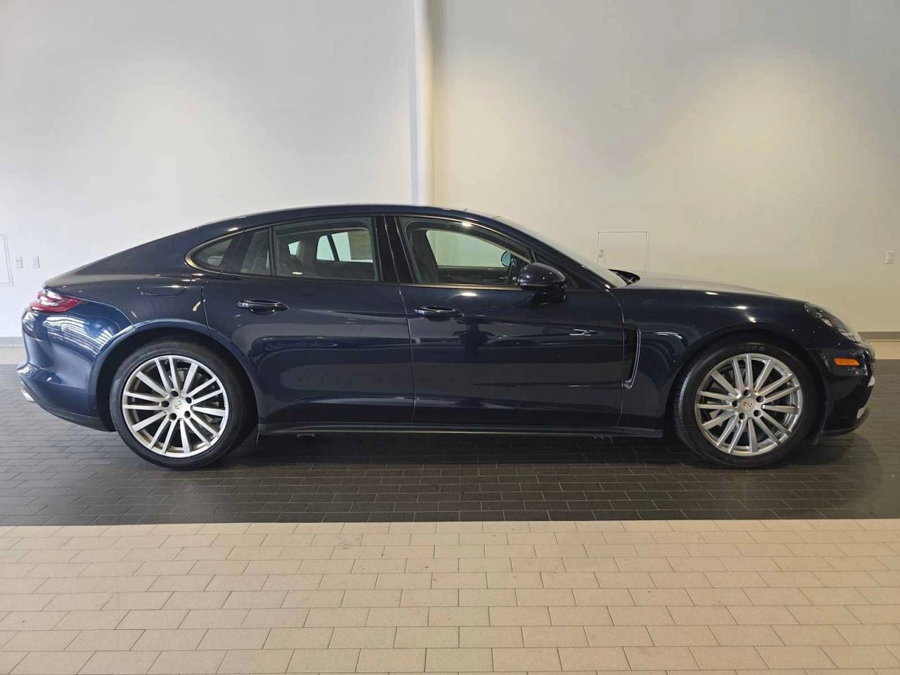 2020 Porsche Panamera Panamera 4