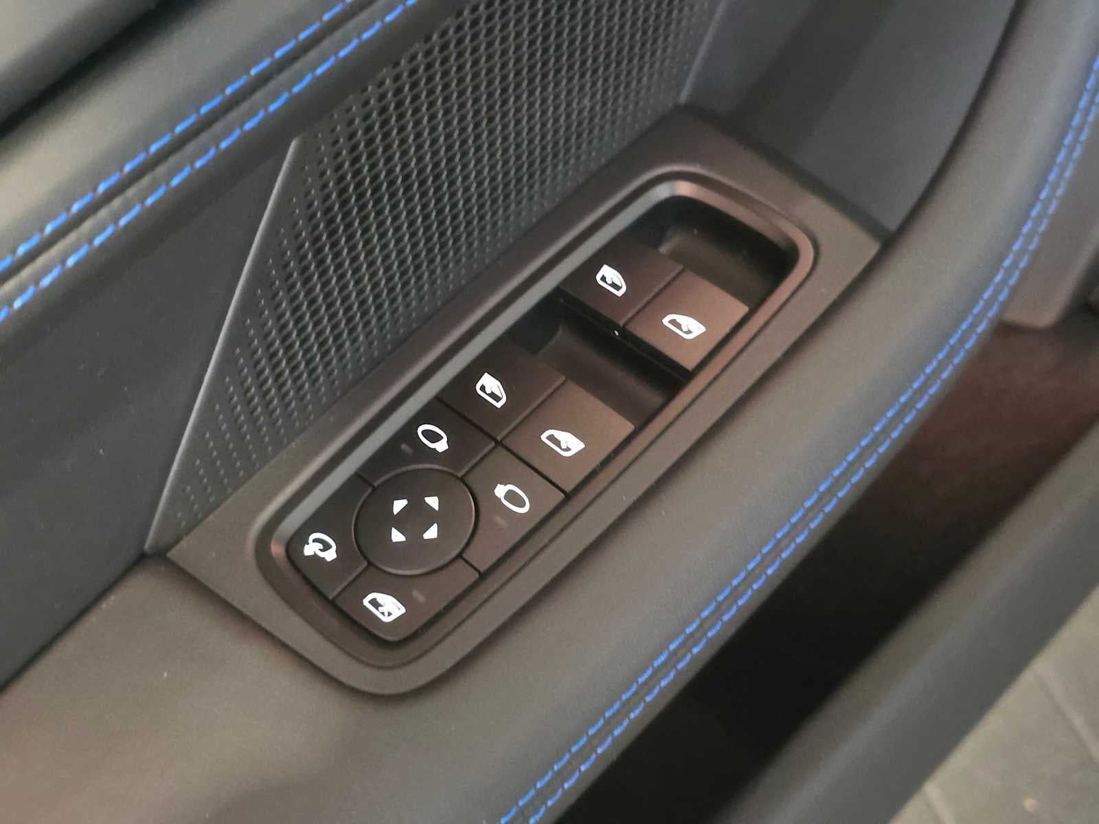 2026 Porsche Taycan Taycan 4 Black Edition