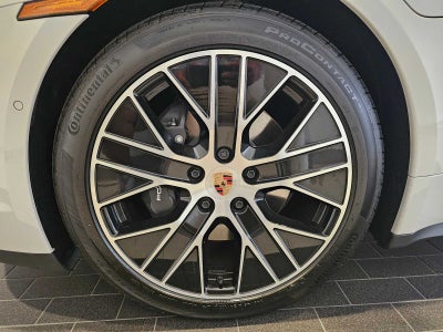 2025 Porsche Taycan 4