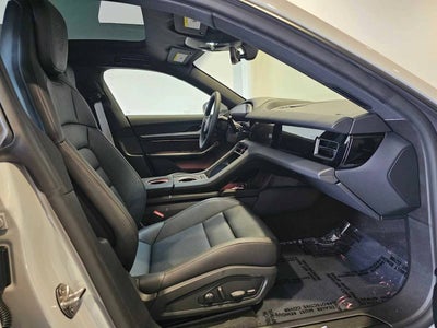 2025 Porsche Taycan 4