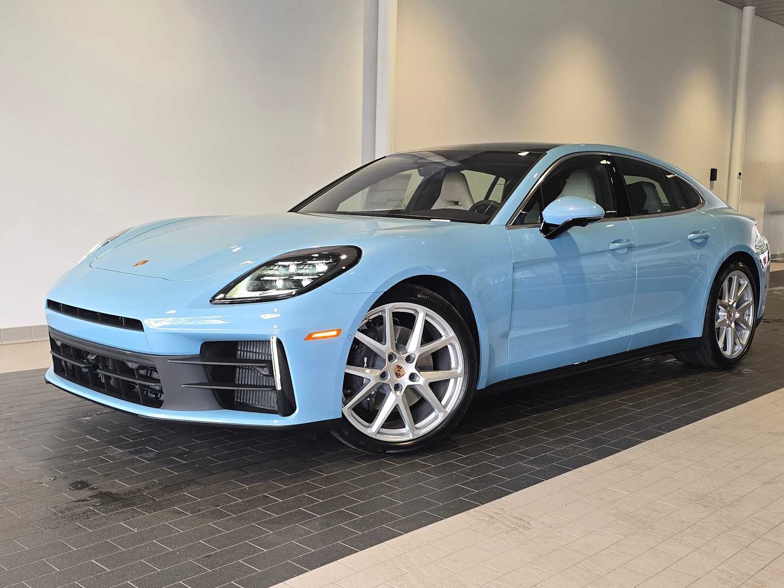 2026 Porsche Panamera 4