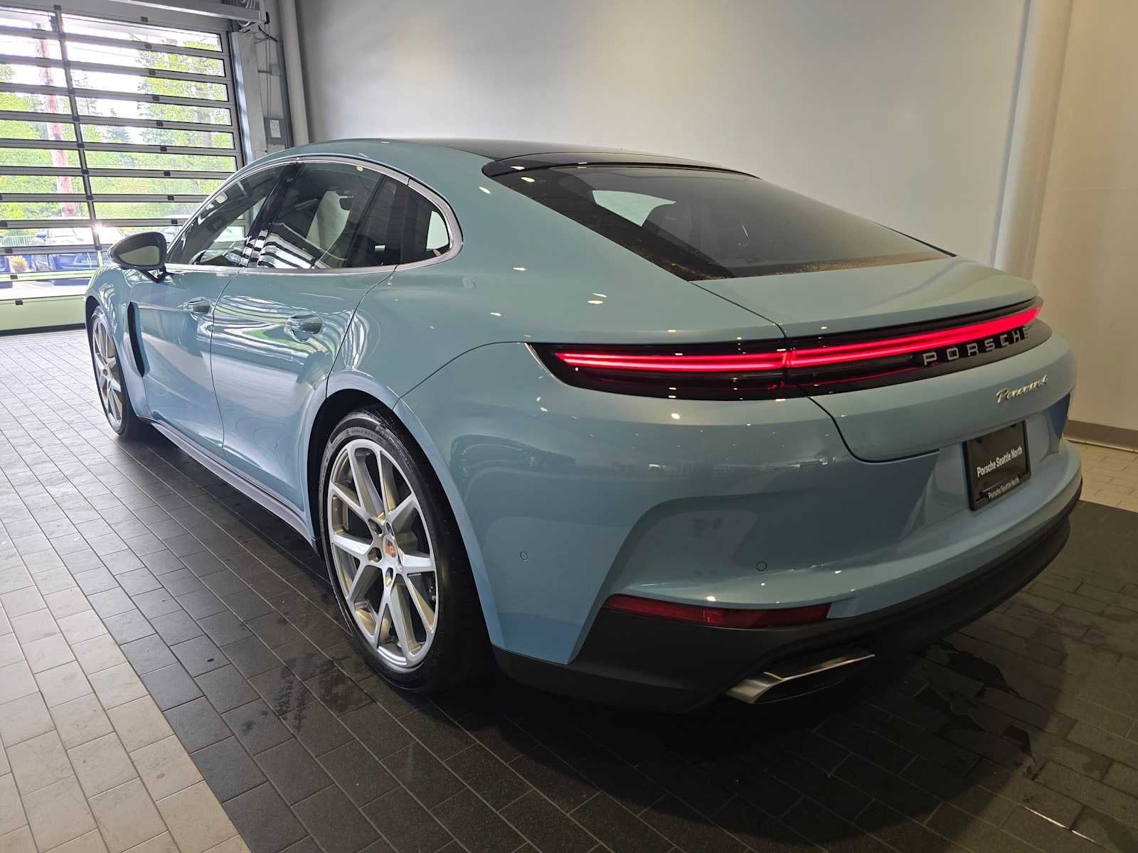 2026 Porsche Panamera 4