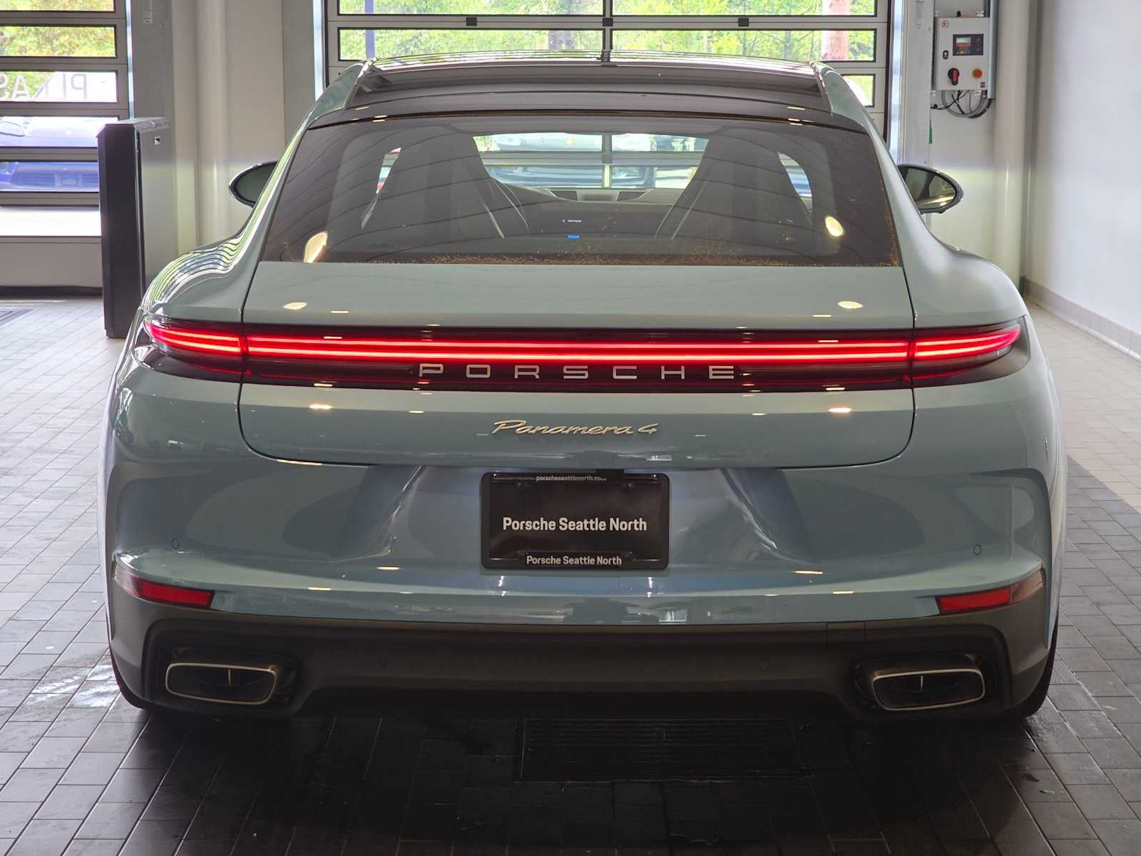 2026 Porsche Panamera 4
