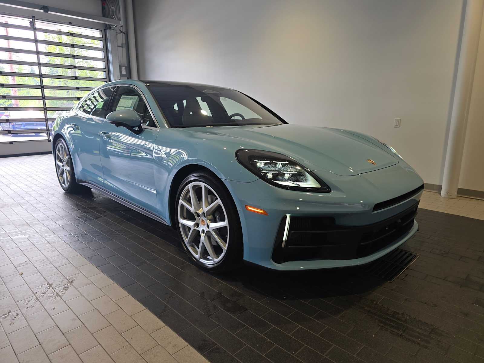 2026 Porsche Panamera 4