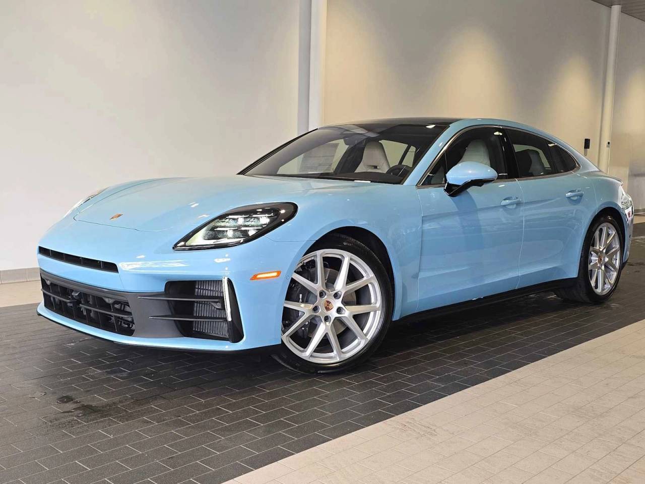 2026 Porsche Panamera 4