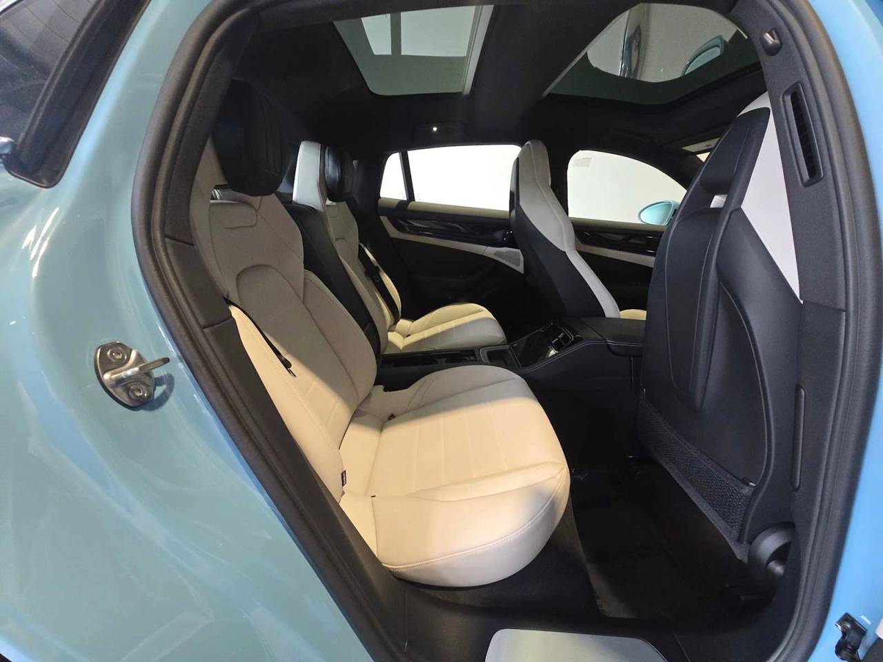 2026 Porsche Panamera 4