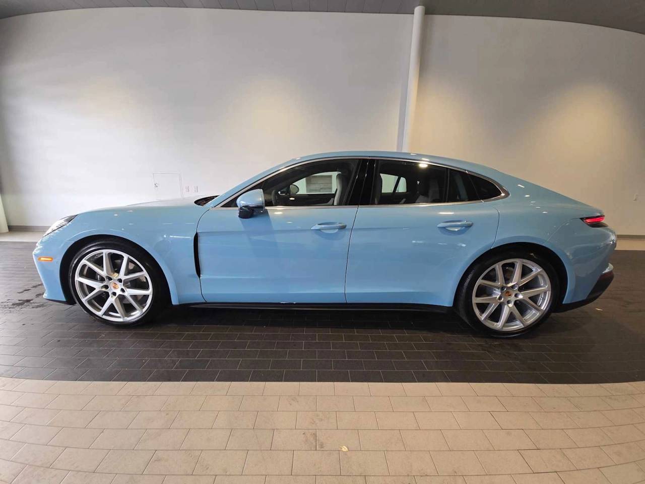 2026 Porsche Panamera 4