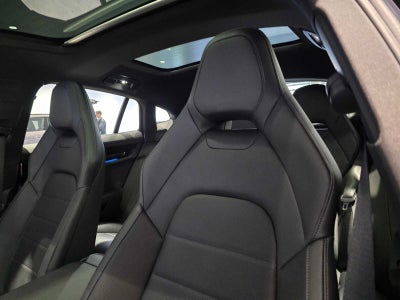 2026 Porsche Panamera Base