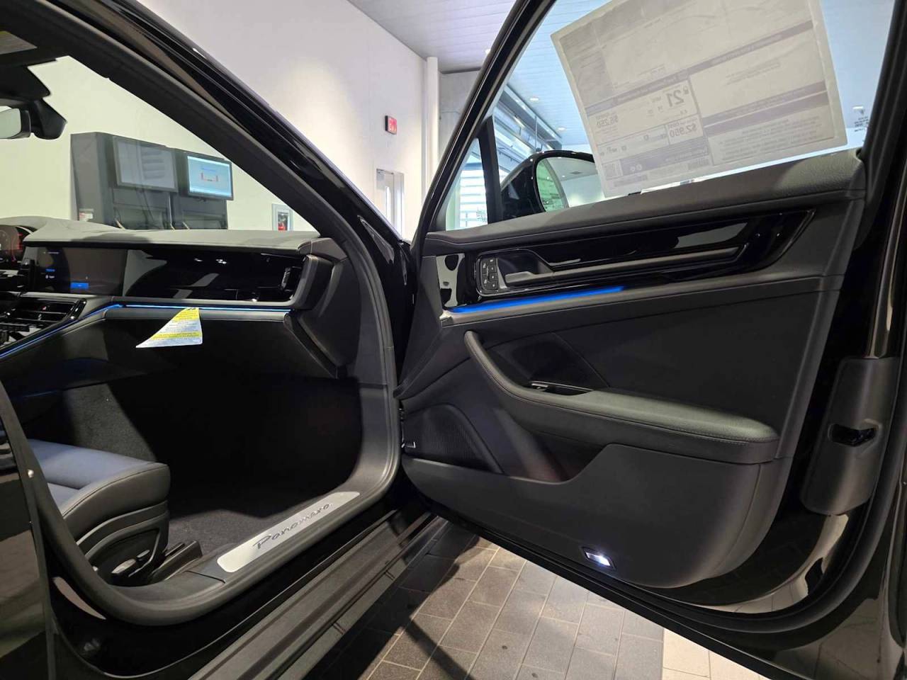 2026 Porsche Panamera Base