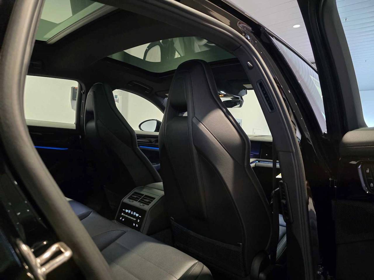 2026 Porsche Panamera Base