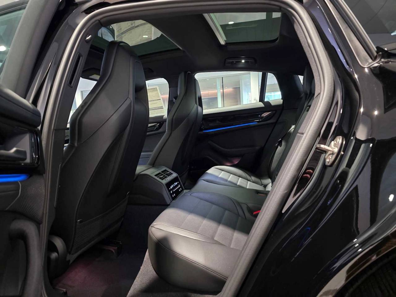 2026 Porsche Panamera Base