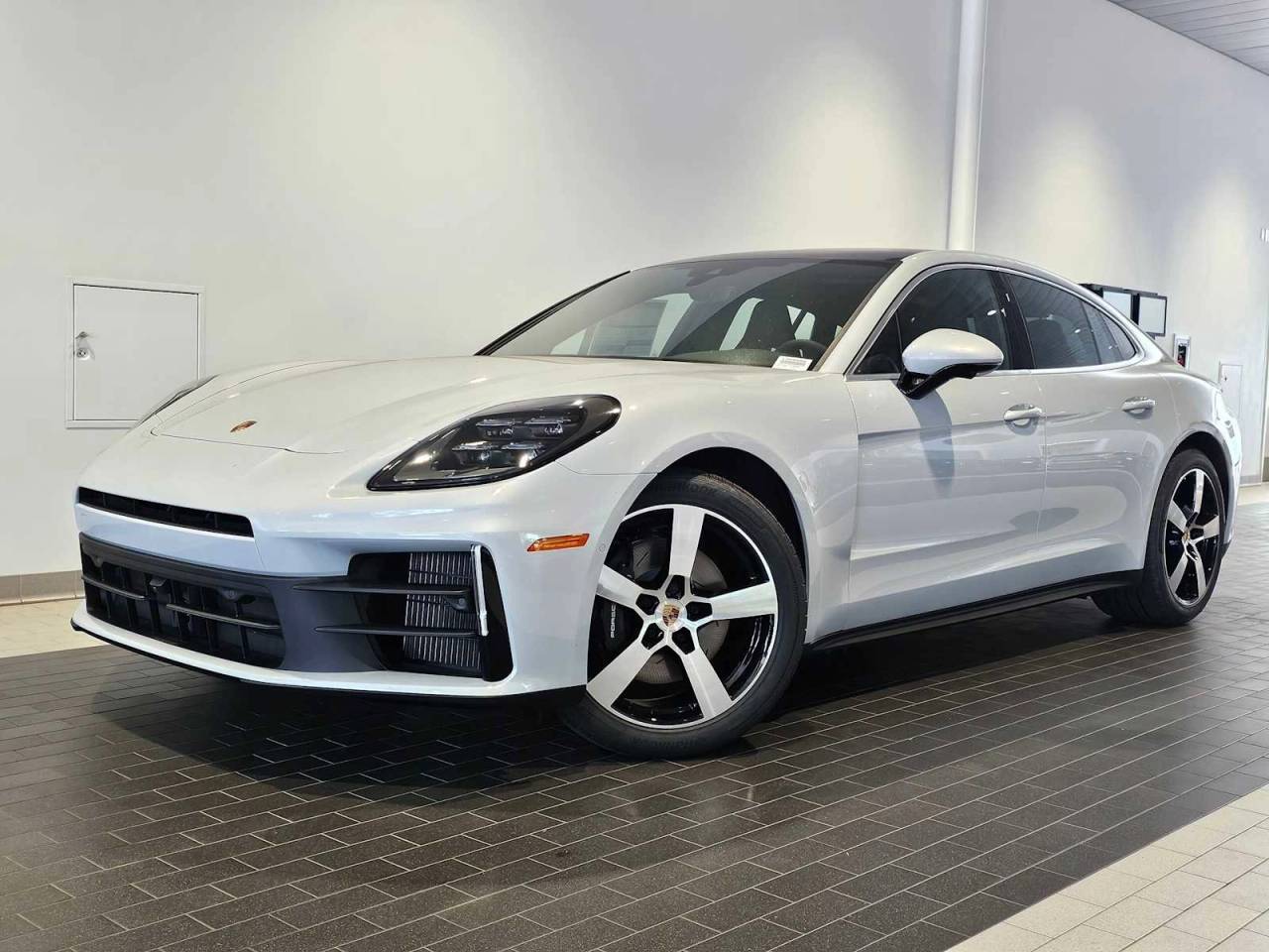 2025 Porsche Panamera 4