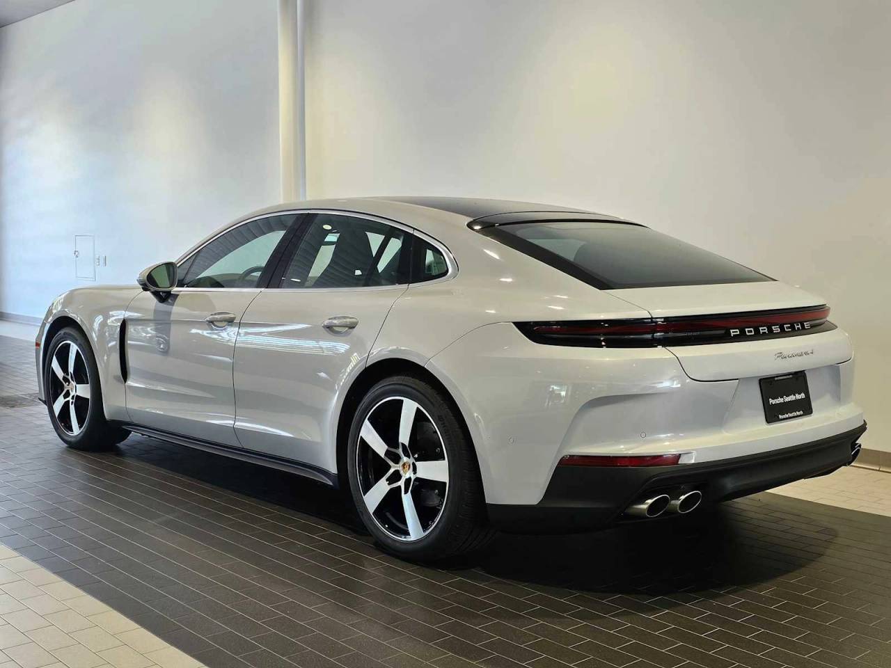2025 Porsche Panamera 4