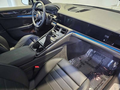 2025 Porsche Panamera 4