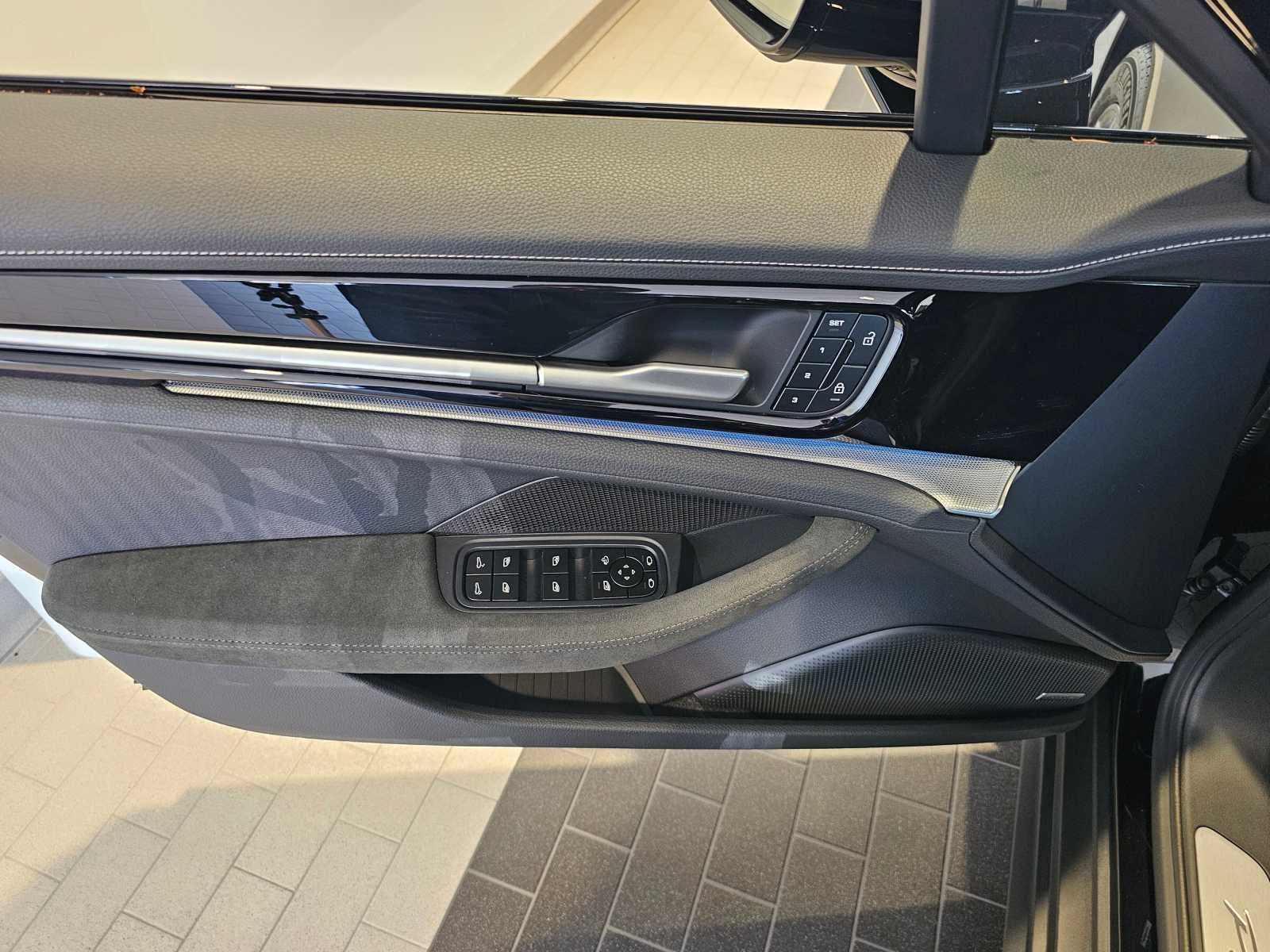 2024 Porsche Panamera 4