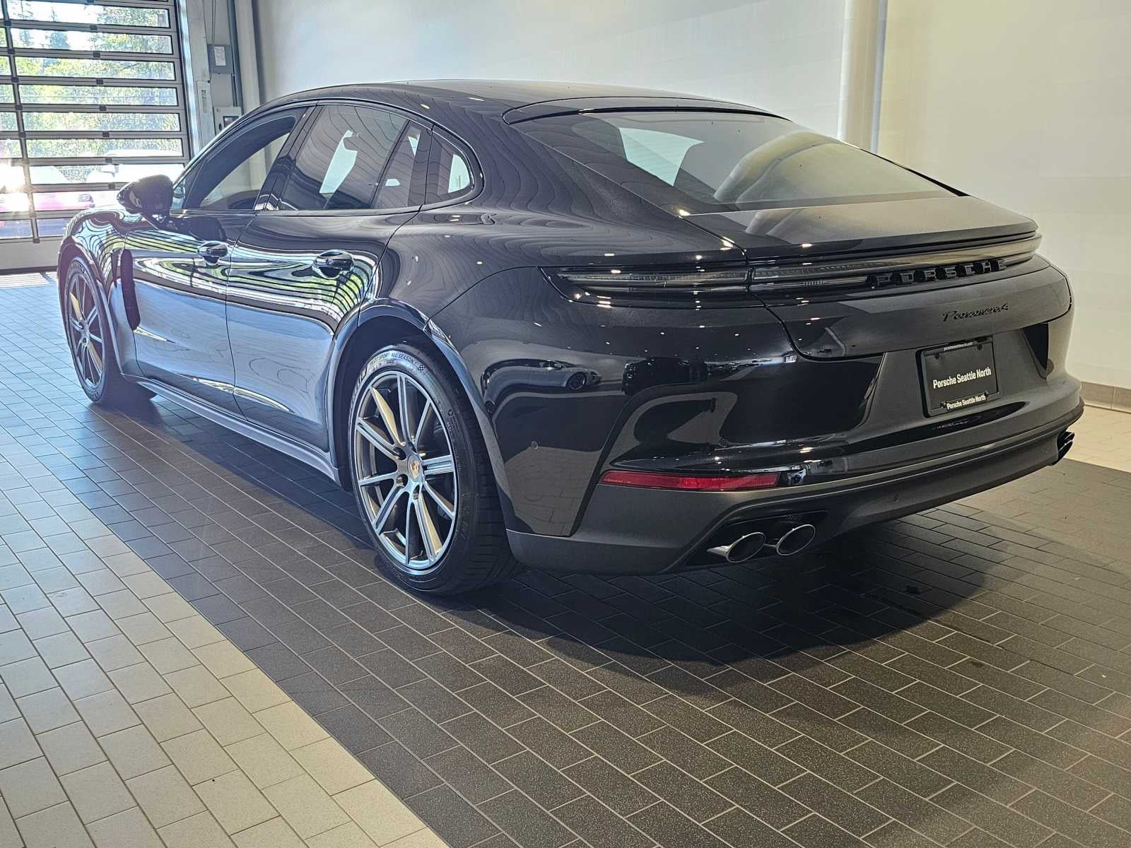 2024 Porsche Panamera 4