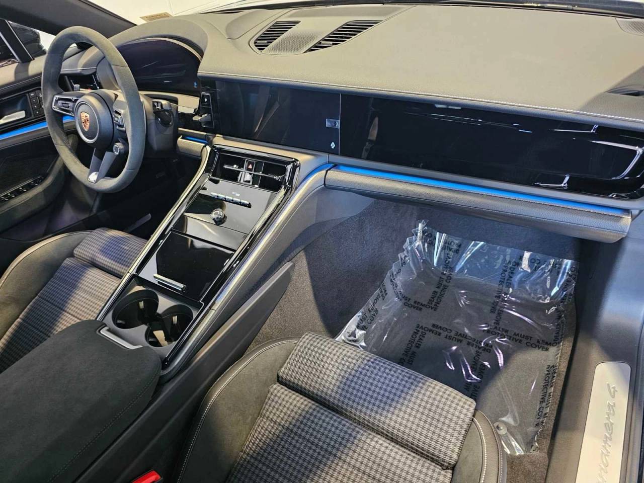 2024 Porsche Panamera 4