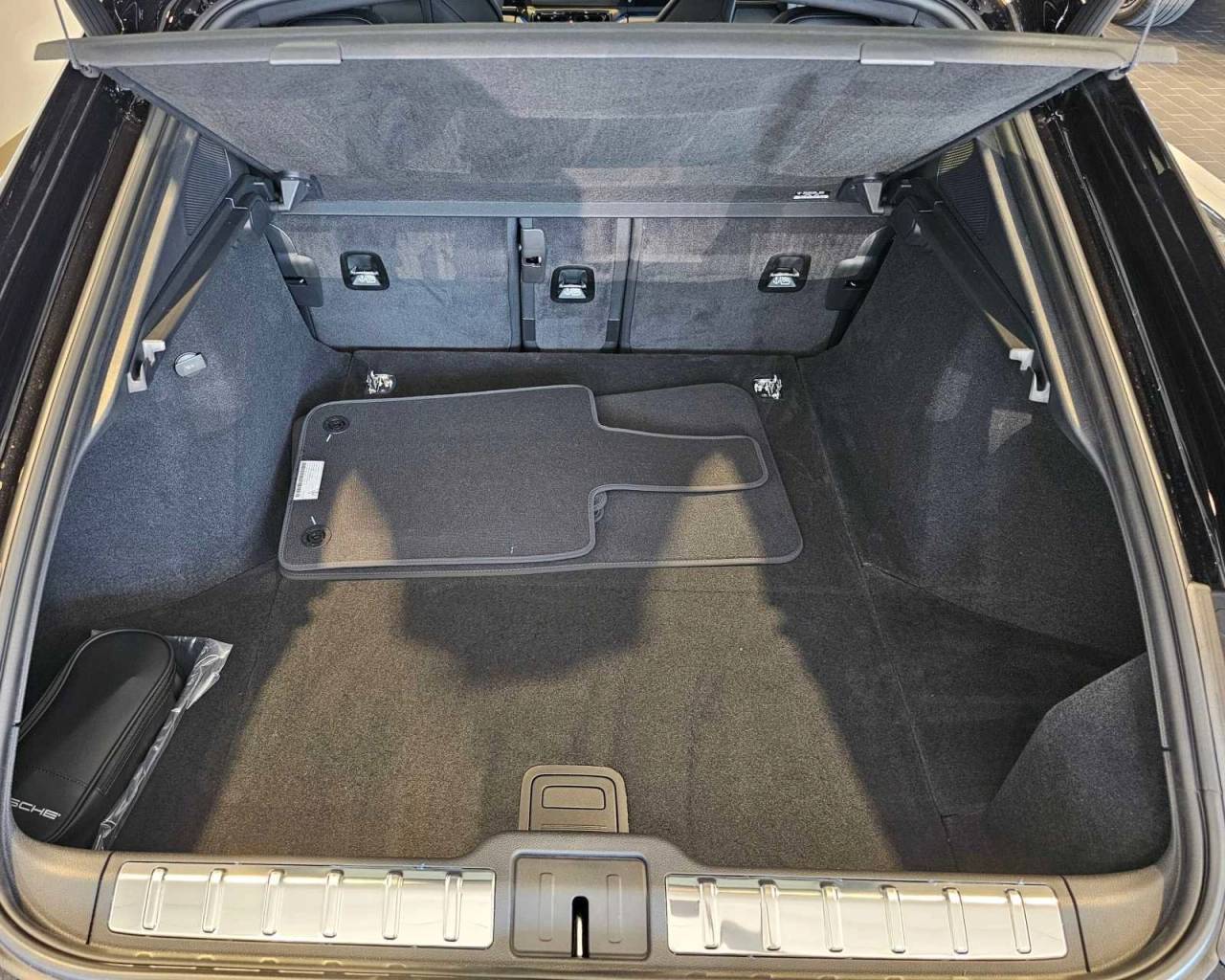 2024 Porsche Panamera 4