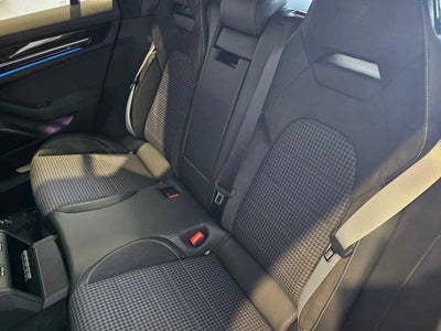 2024 Porsche Panamera 4