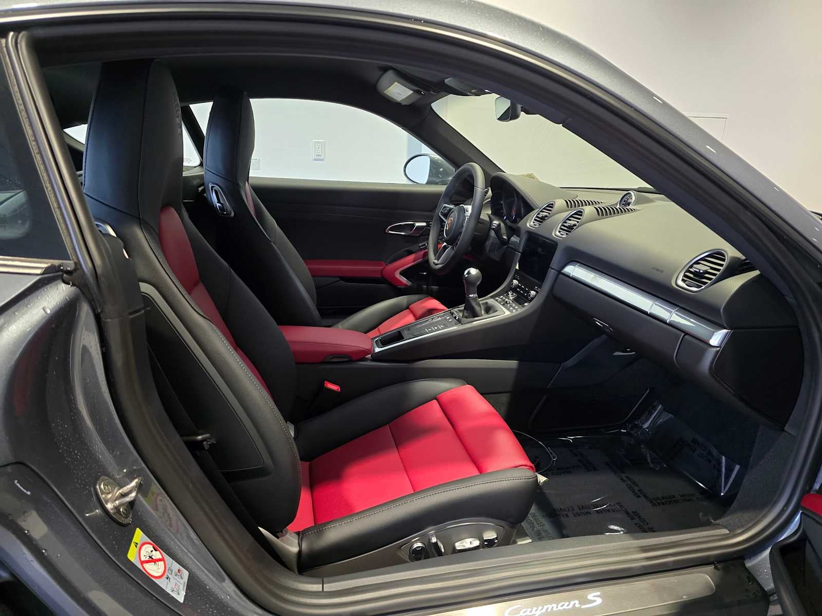 2025 Porsche 718 Cayman S