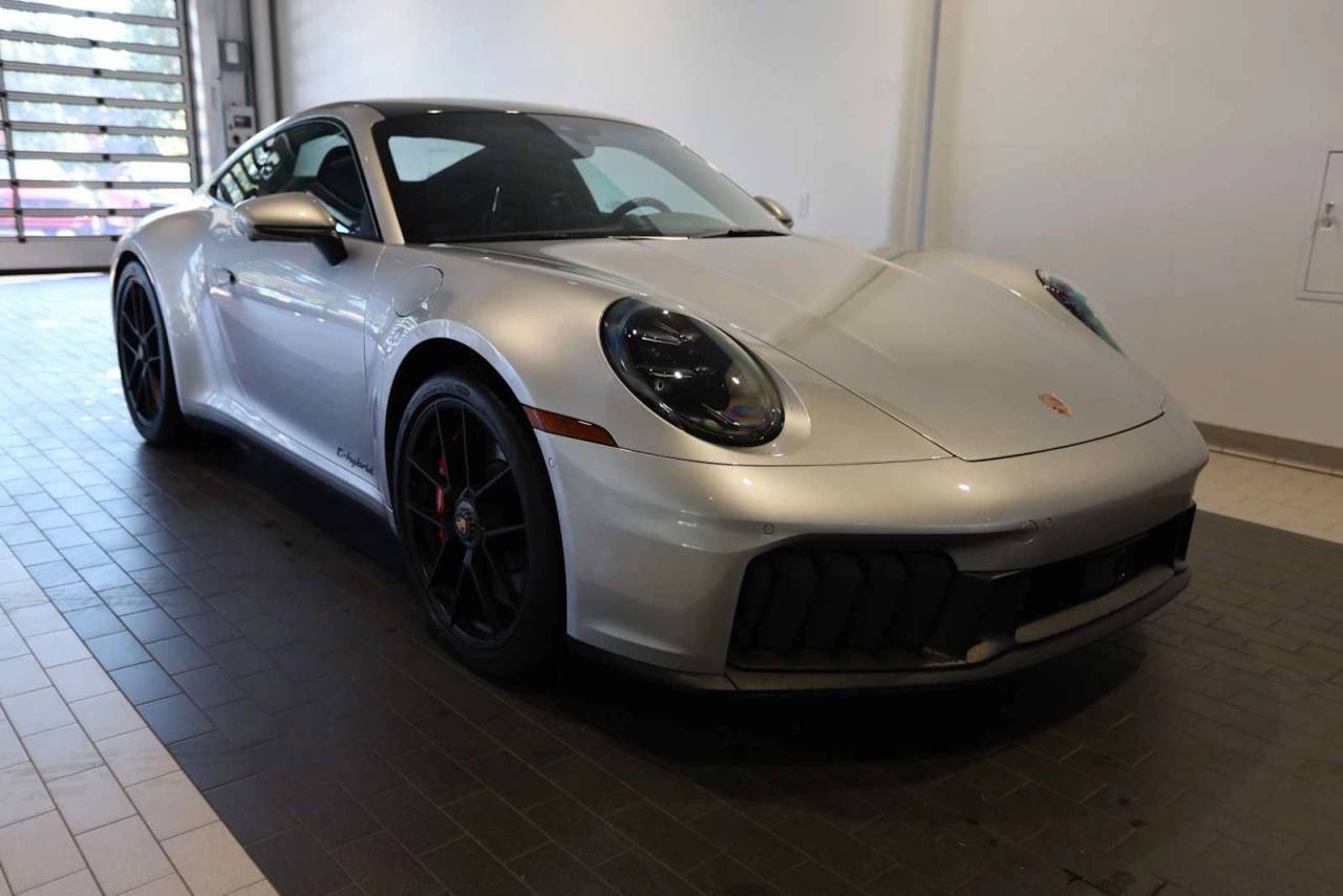 2025 Porsche 911 911 Carrera GTS
