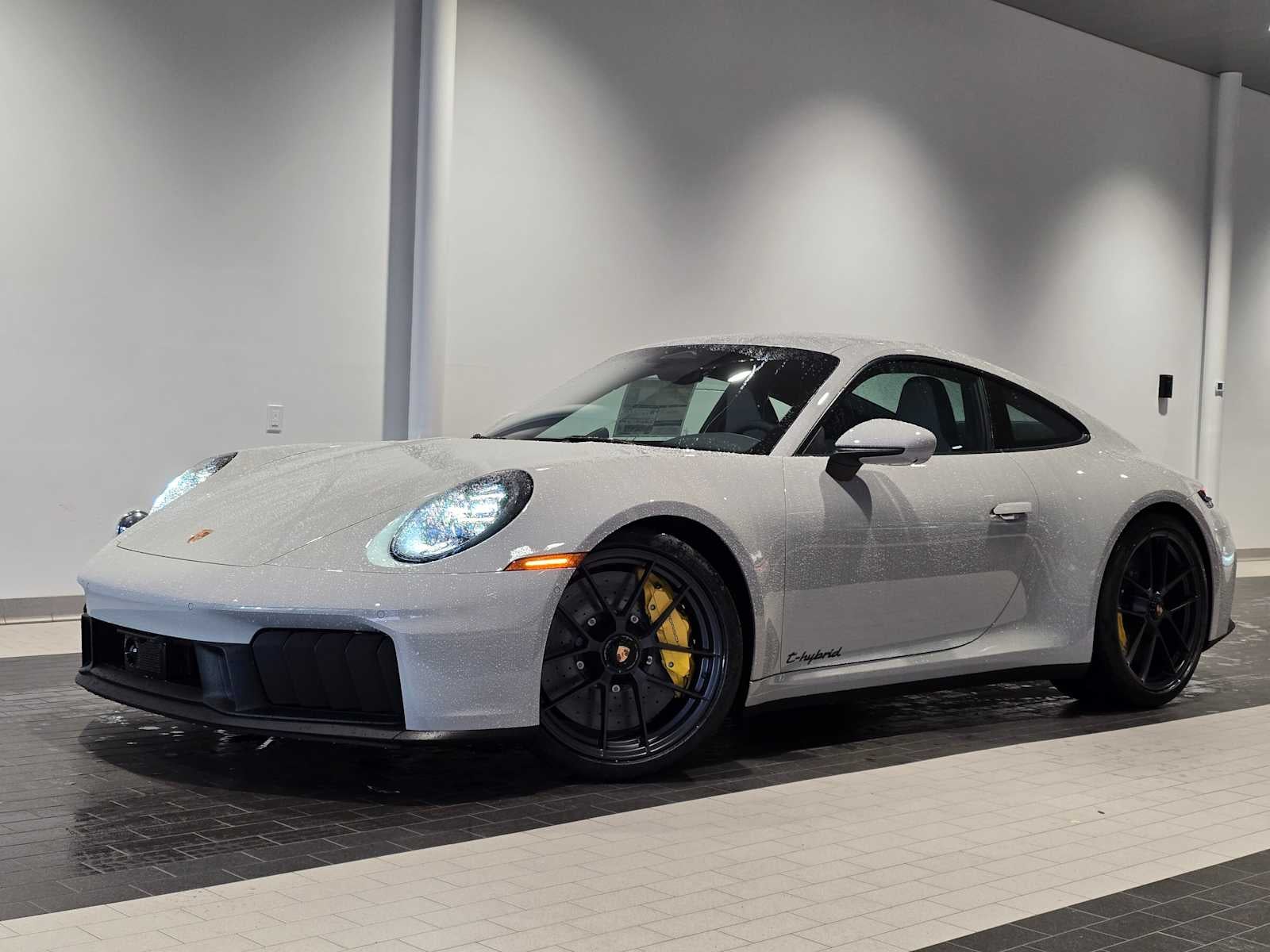 2026 Porsche 911 Carrera 4 GTS