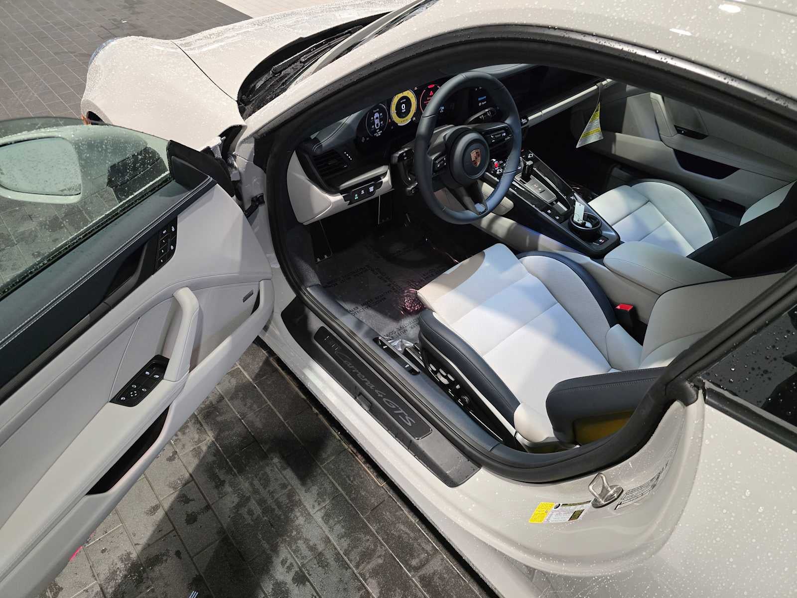 2026 Porsche 911 Carrera 4 GTS