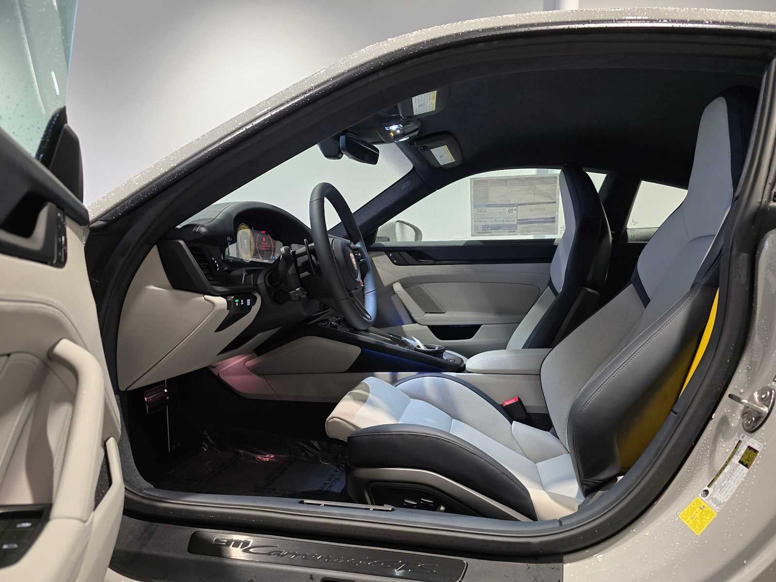 2026 Porsche 911 Carrera 4 GTS