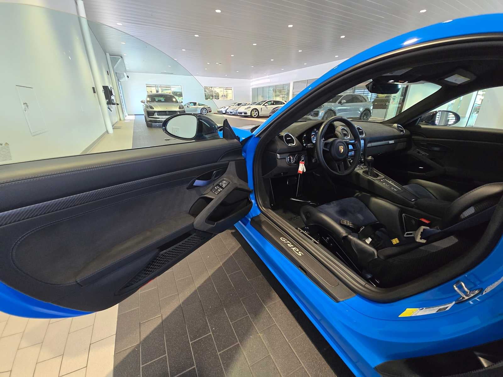 2023 Porsche 718 Cayman GT4 RS