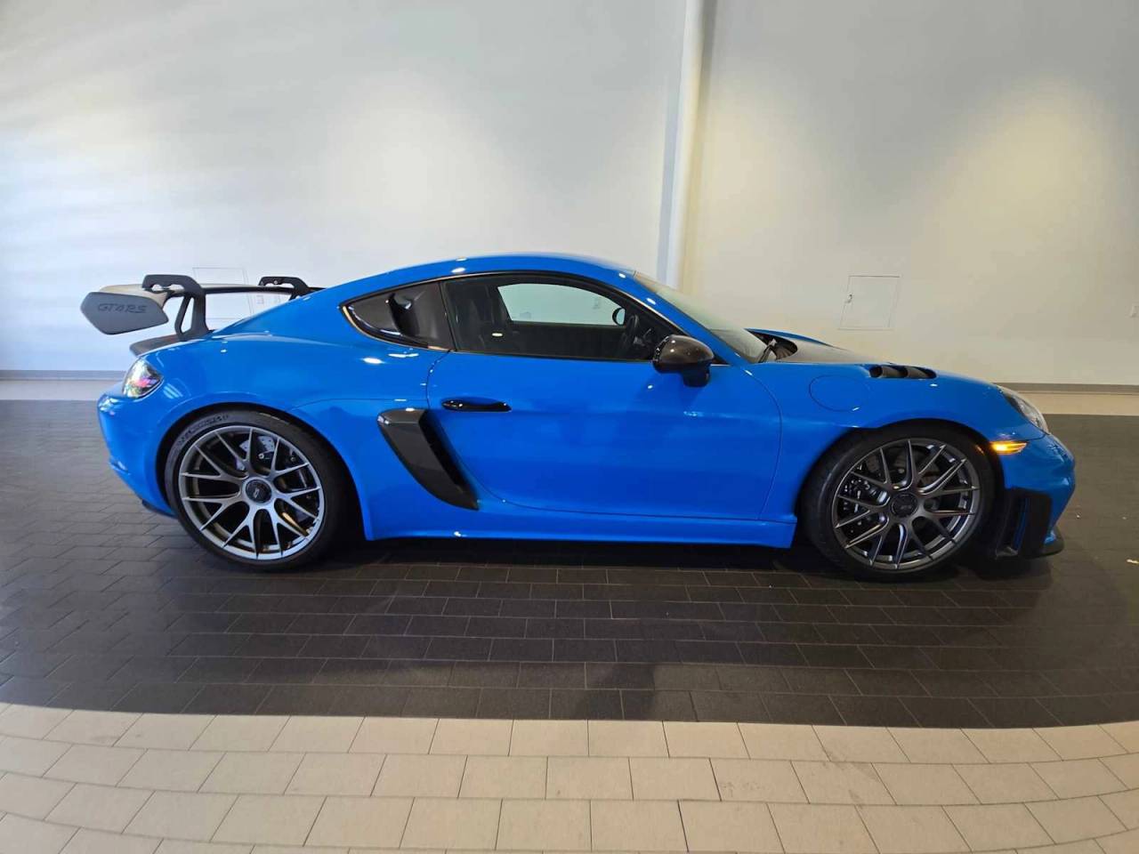 2023 Porsche 718 Cayman GT4 RS