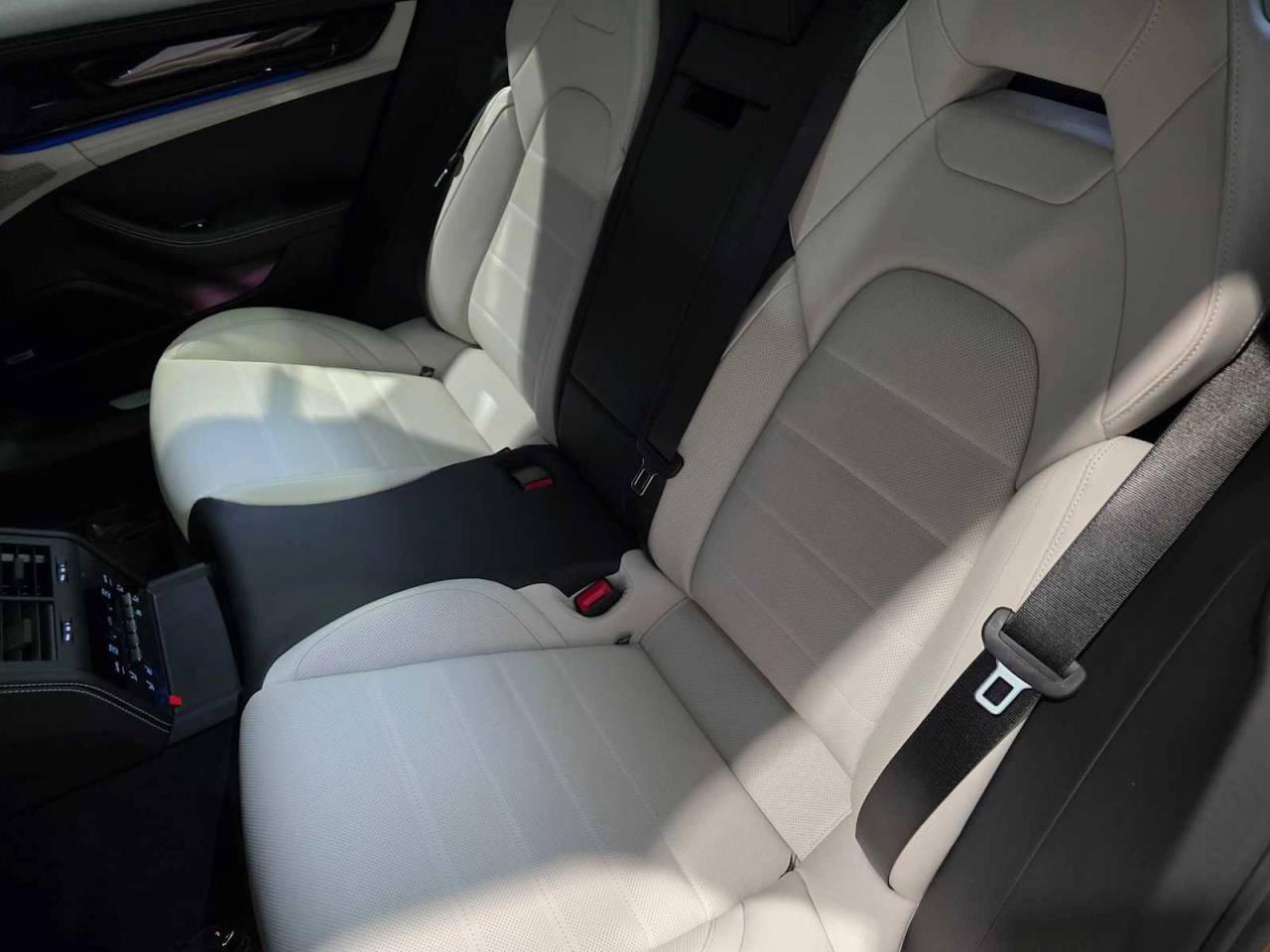 2026 Porsche Panamera 4 E-Hybrid