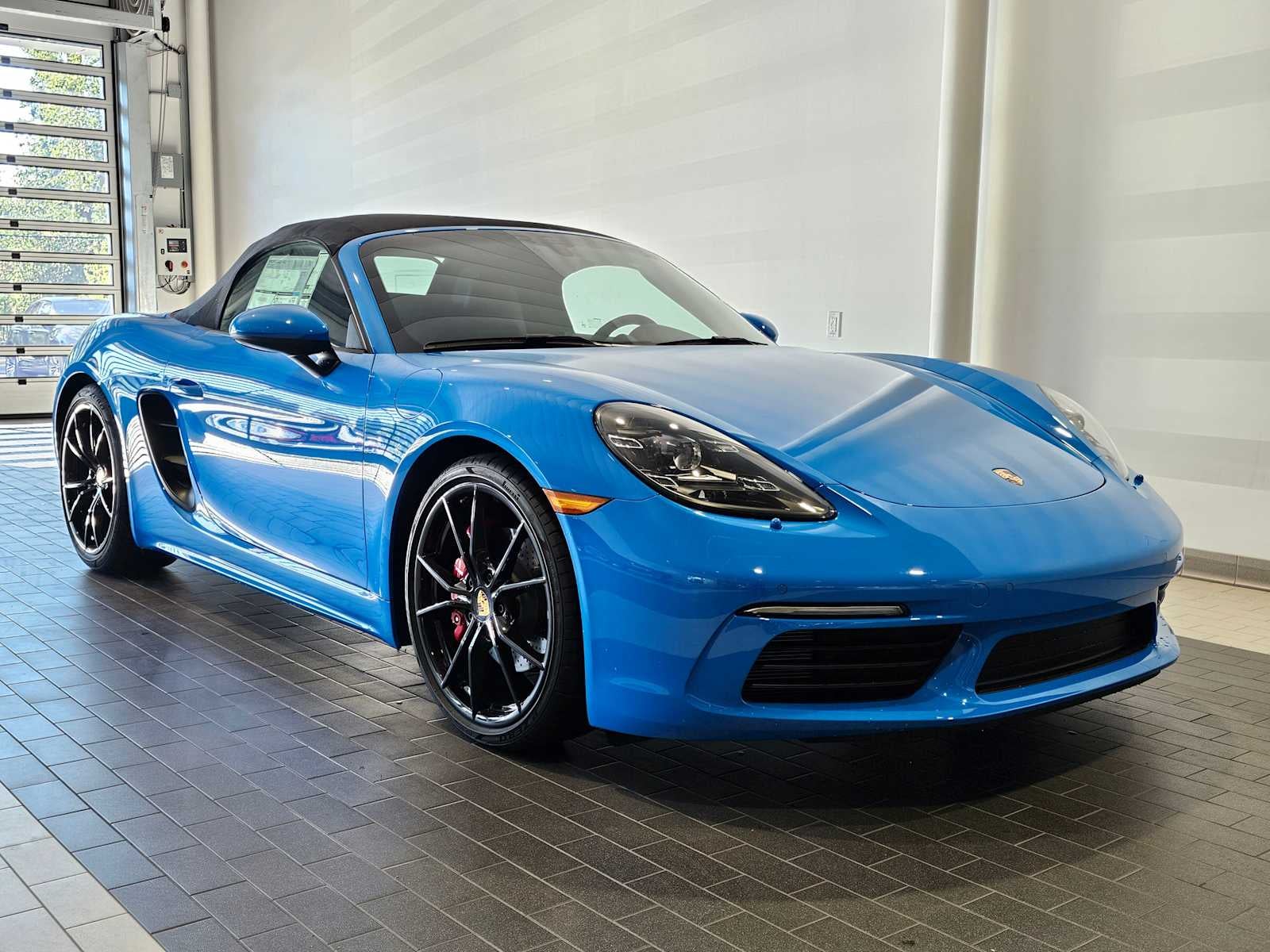 2025 Porsche 718 Boxster S
