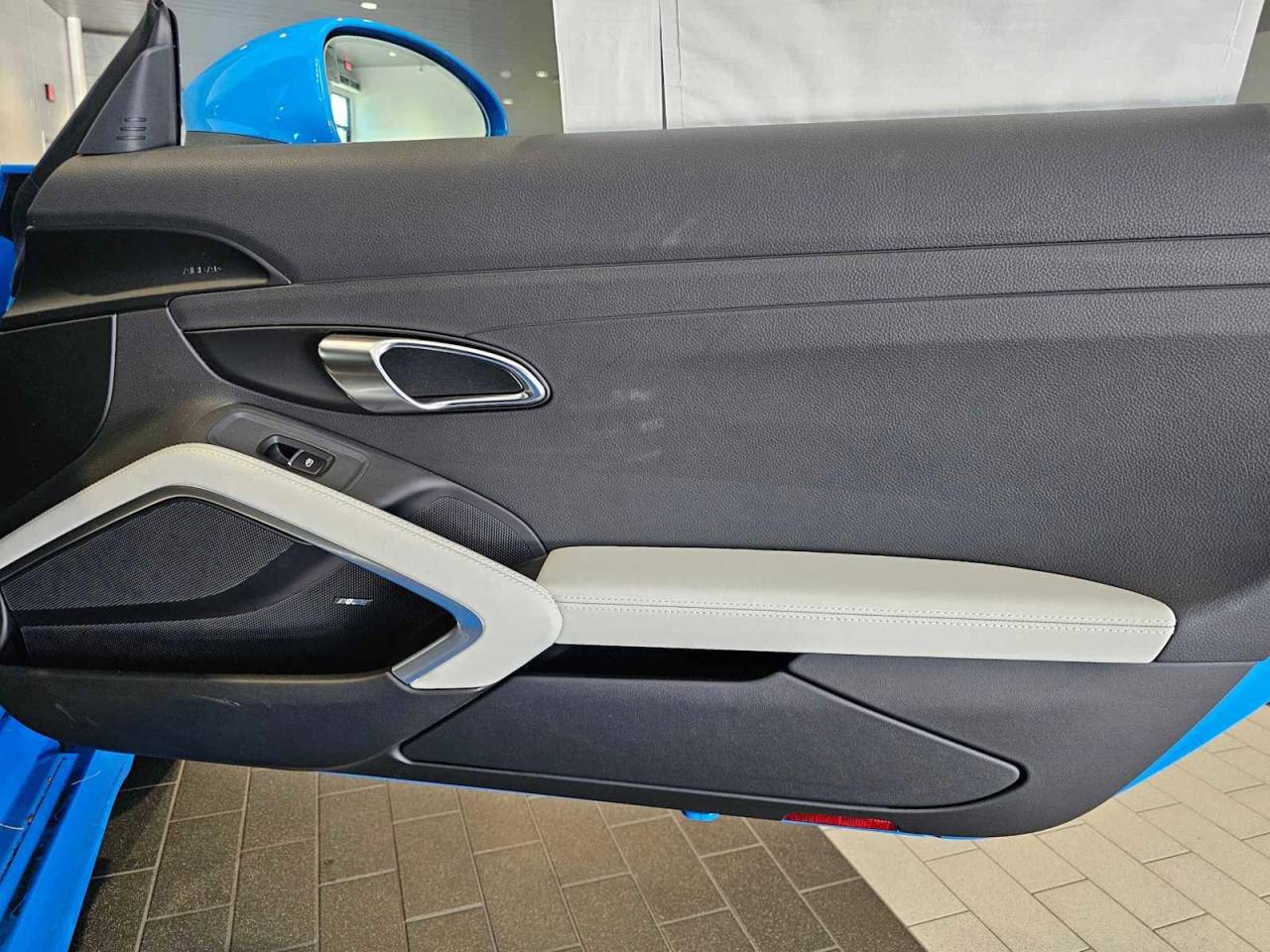 2025 Porsche 718 Boxster S