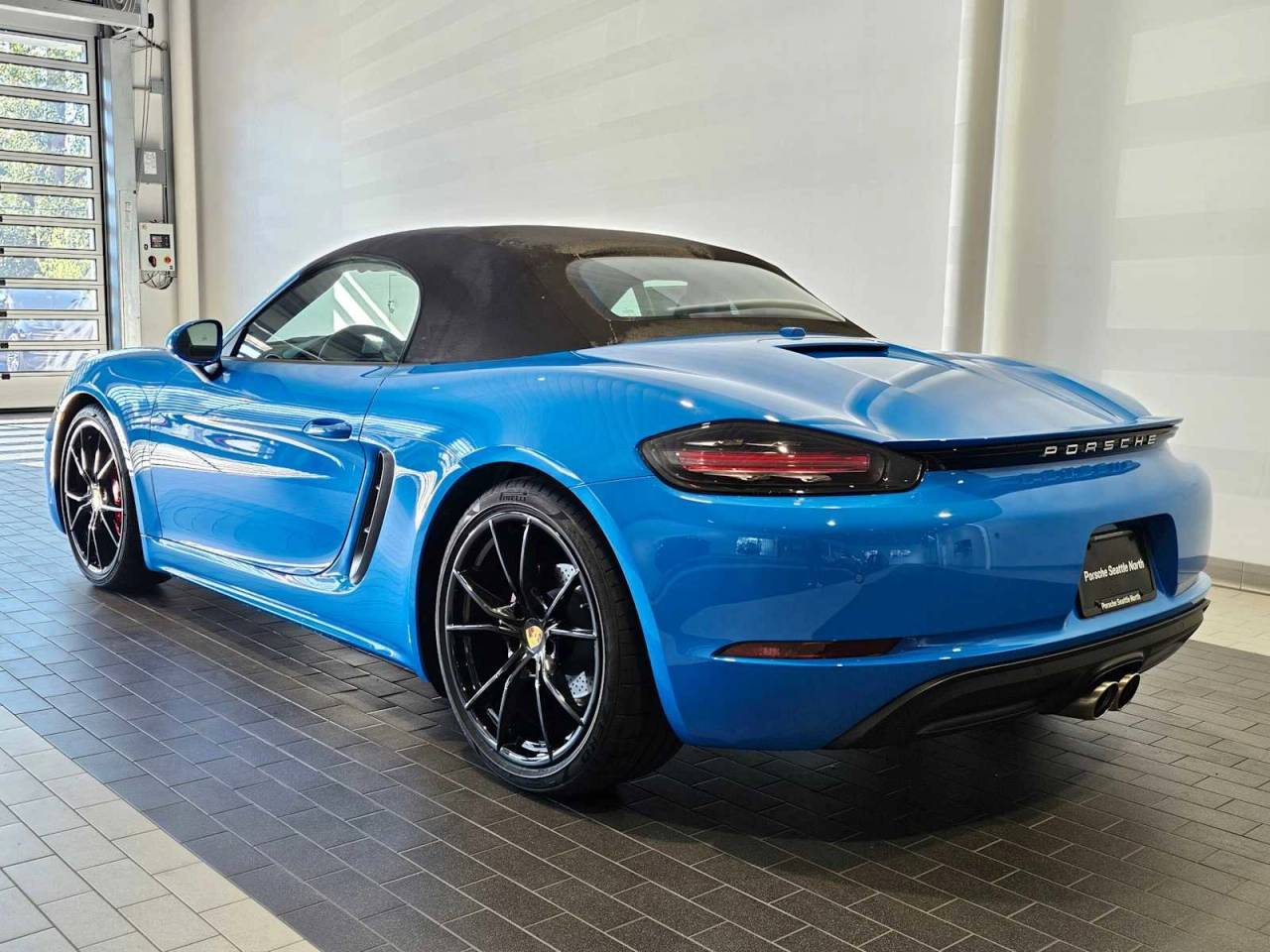 2025 Porsche 718 Boxster S
