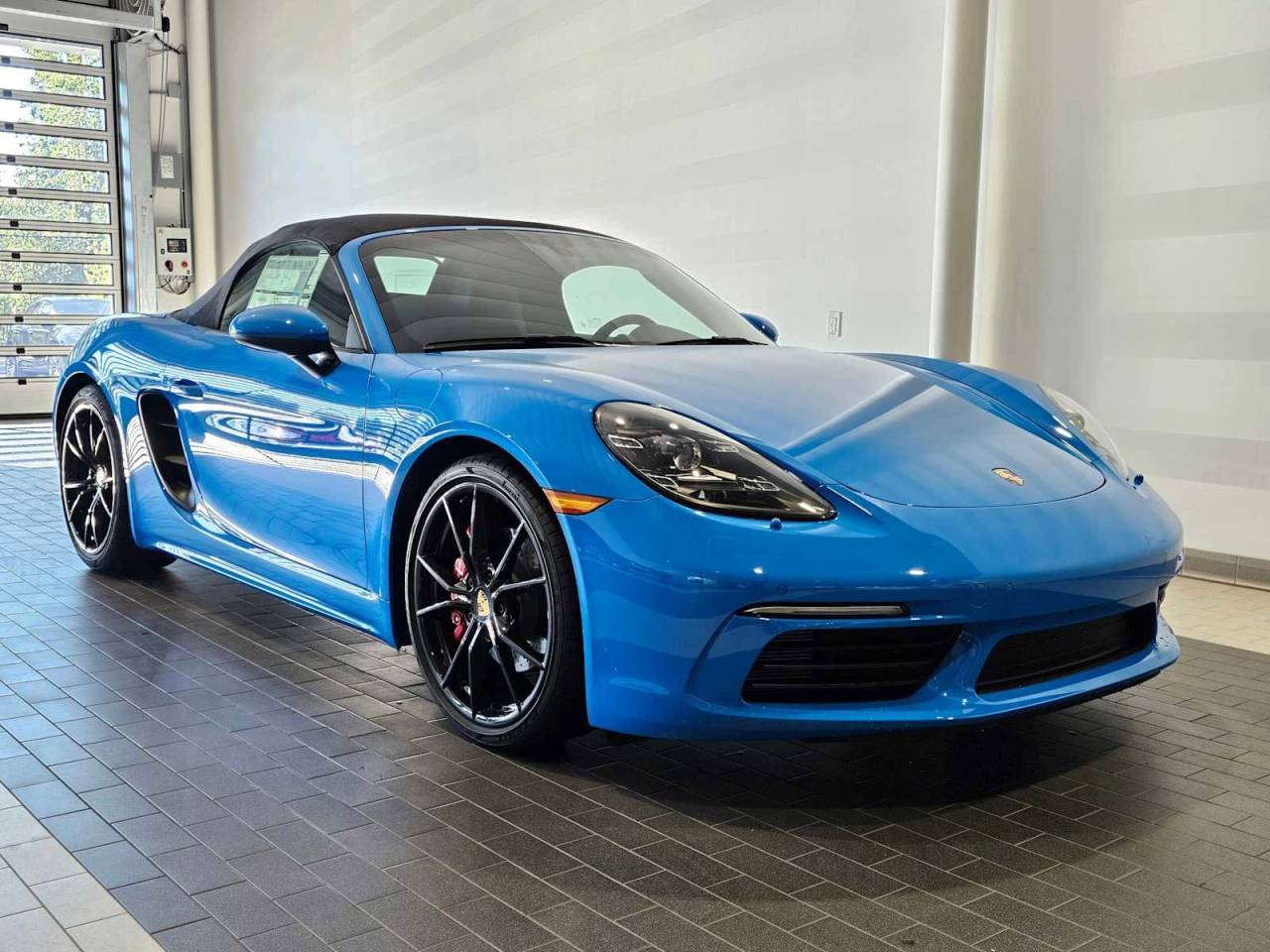 2025 Porsche 718 Boxster S