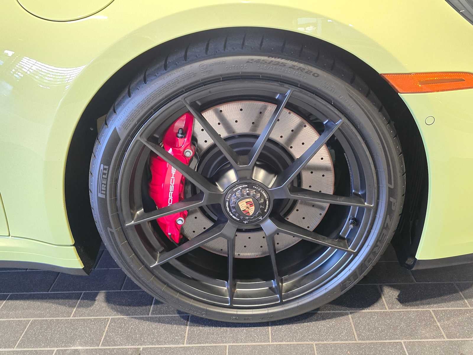 2026 Porsche 911 Carrera 4 GTS