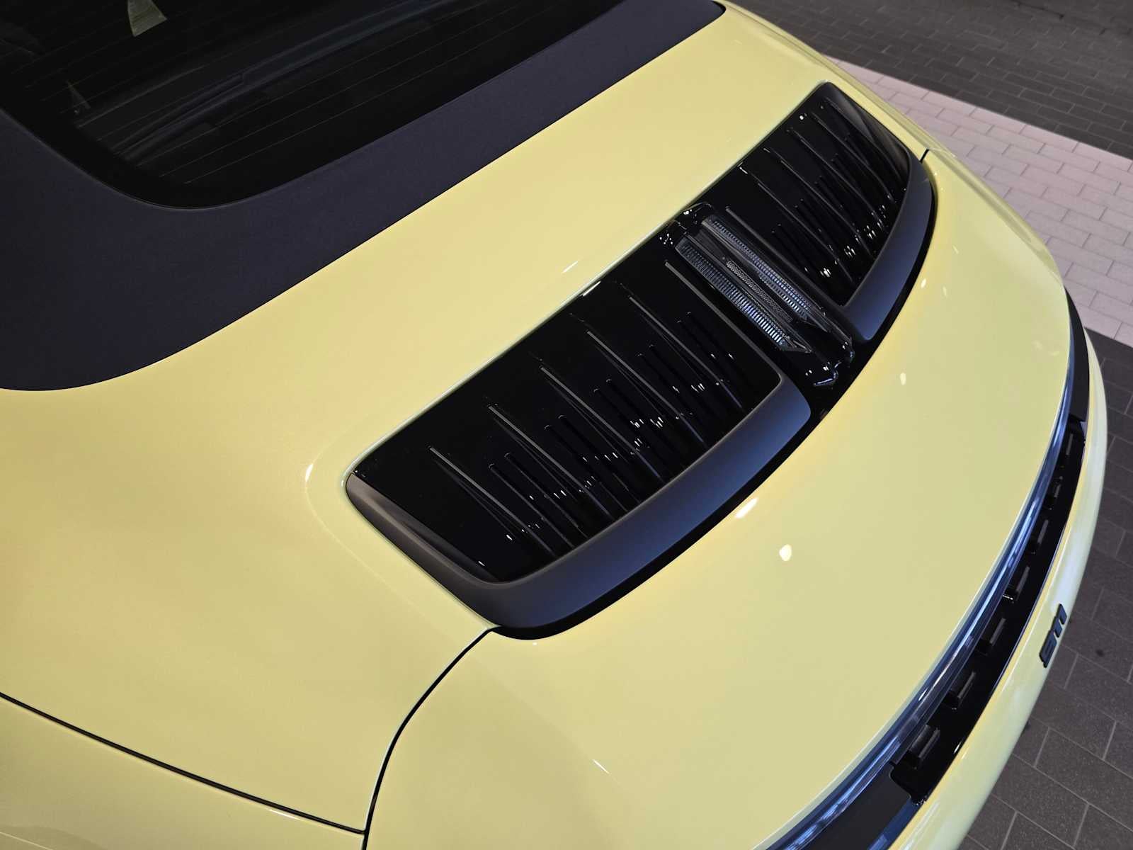 2026 Porsche 911 Carrera 4 GTS