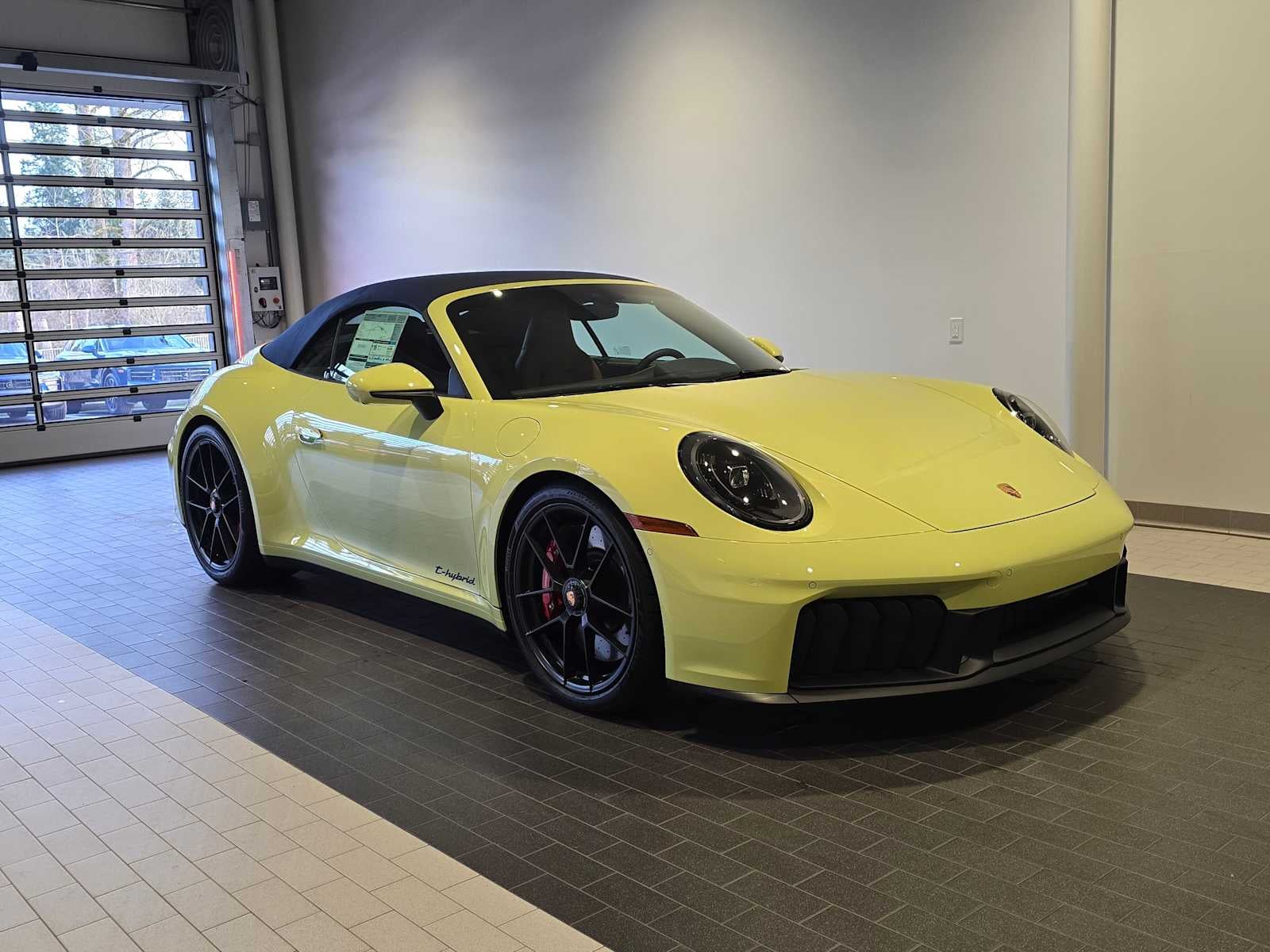 2026 Porsche 911 Carrera 4 GTS