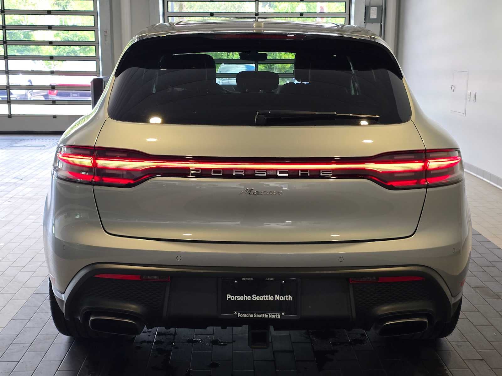 2025 Porsche Macan Macan